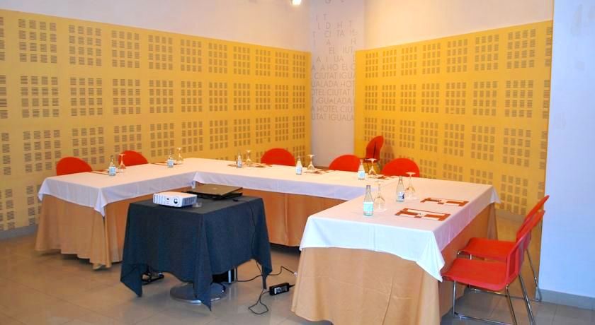 Hotel Ciutat إيغوالادا، برشلونة المظهر الخارجي الصورة